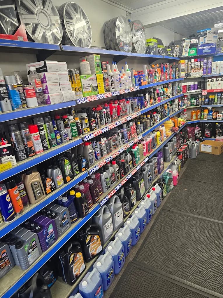 Luton Auto Factors store gallery image 1