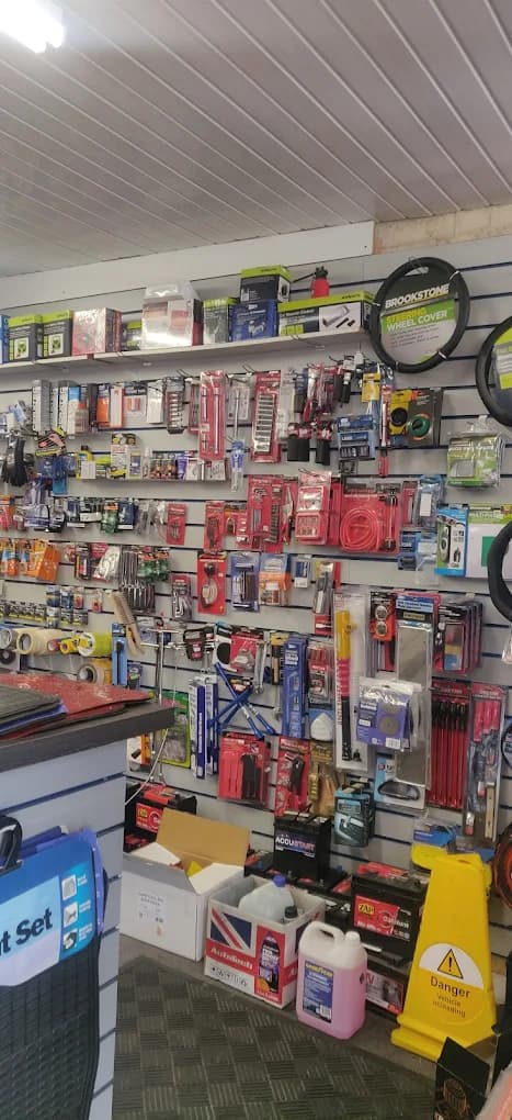 Luton Auto Factors store gallery image 3