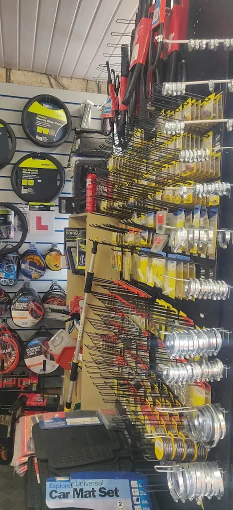 Luton Auto Factors store gallery image 5